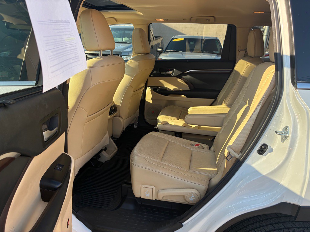 2015 Toyota Highlander Image 11