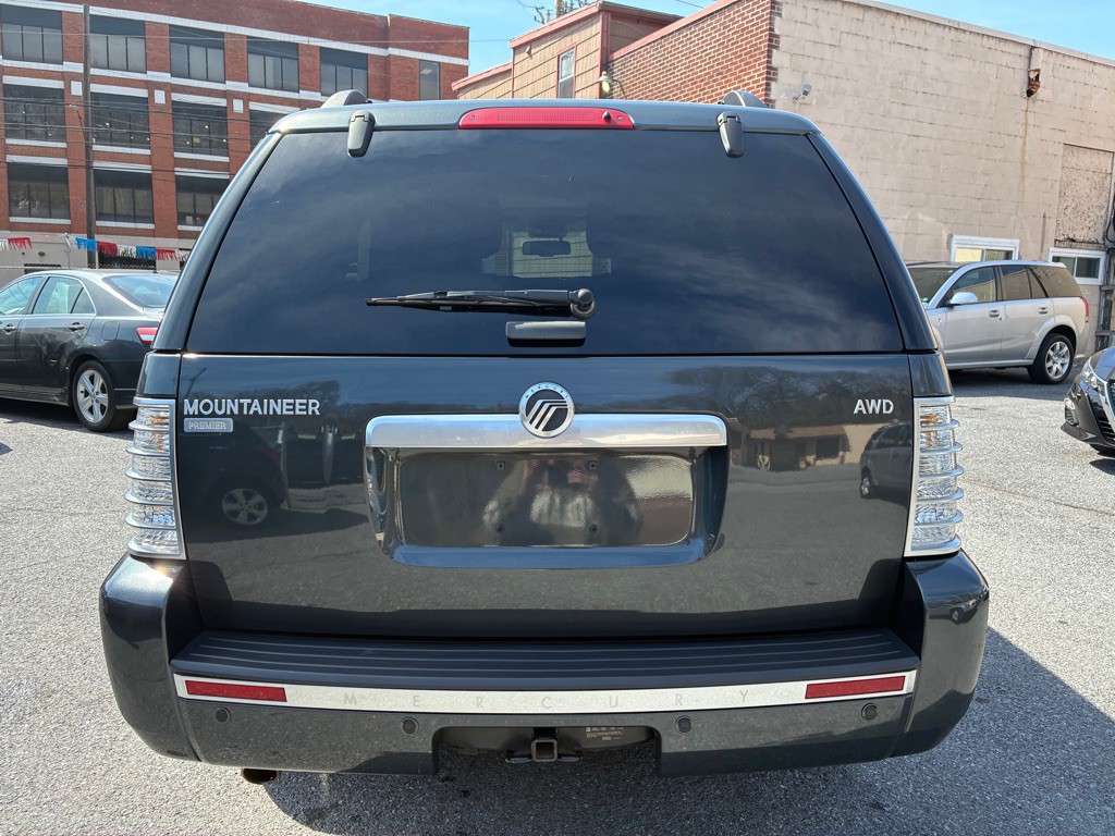 2010 Mercury Mountaineer Image 4