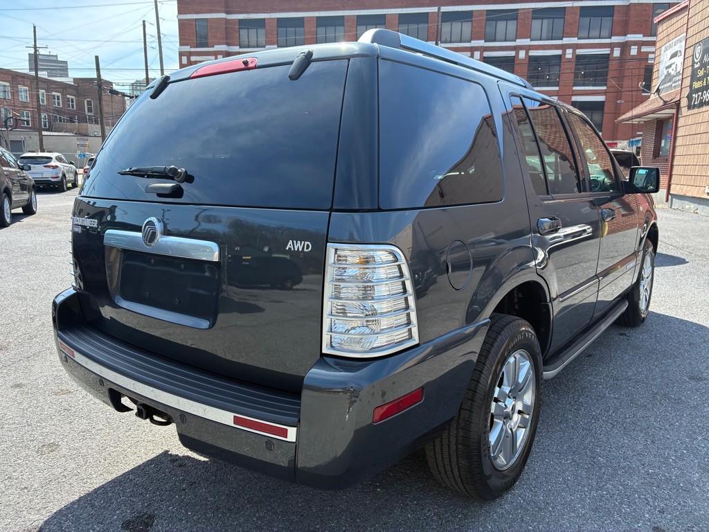 2010 Mercury Mountaineer Image 5