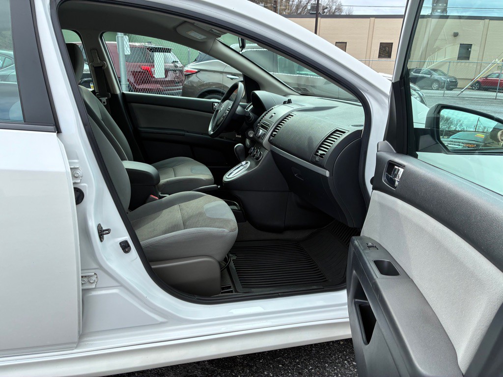 2012 Nissan Sentra Image 9