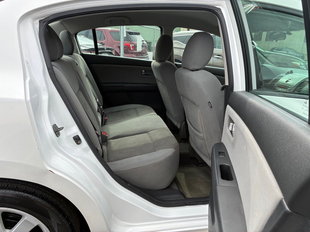 2012 Nissan Sentra Image 10