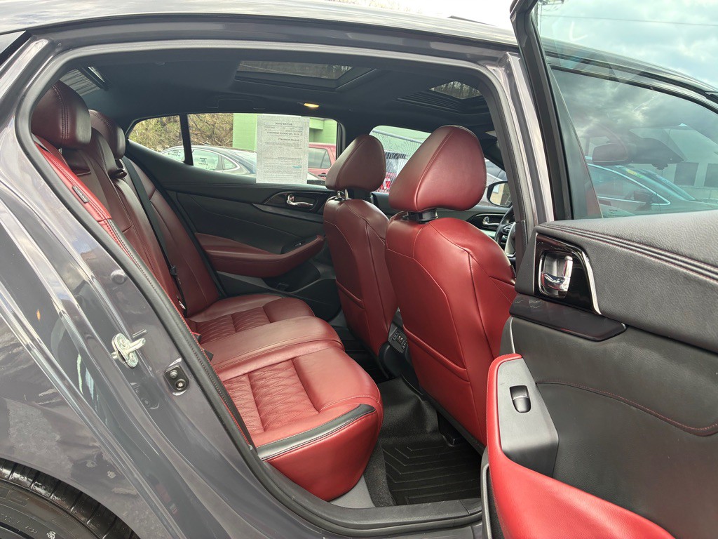 2021 Nissan Maxima Image 10