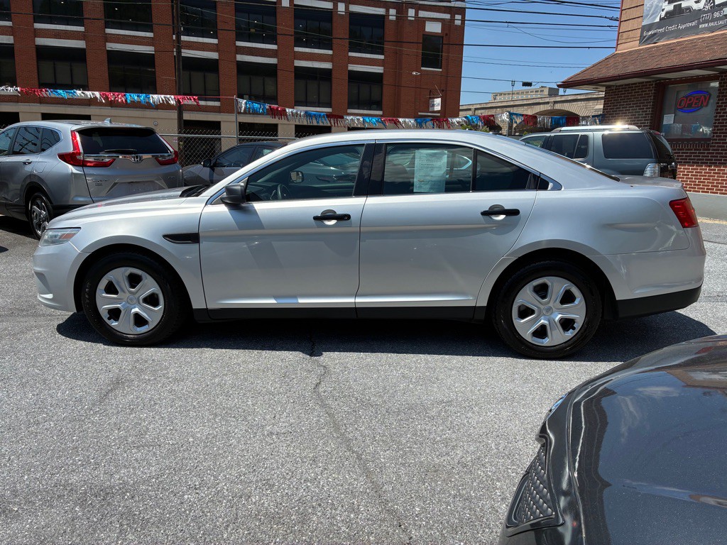 2013 Ford Taurus Image 2