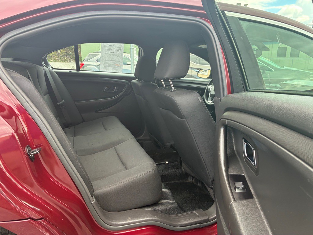 2017 Ford Taurus Image 10