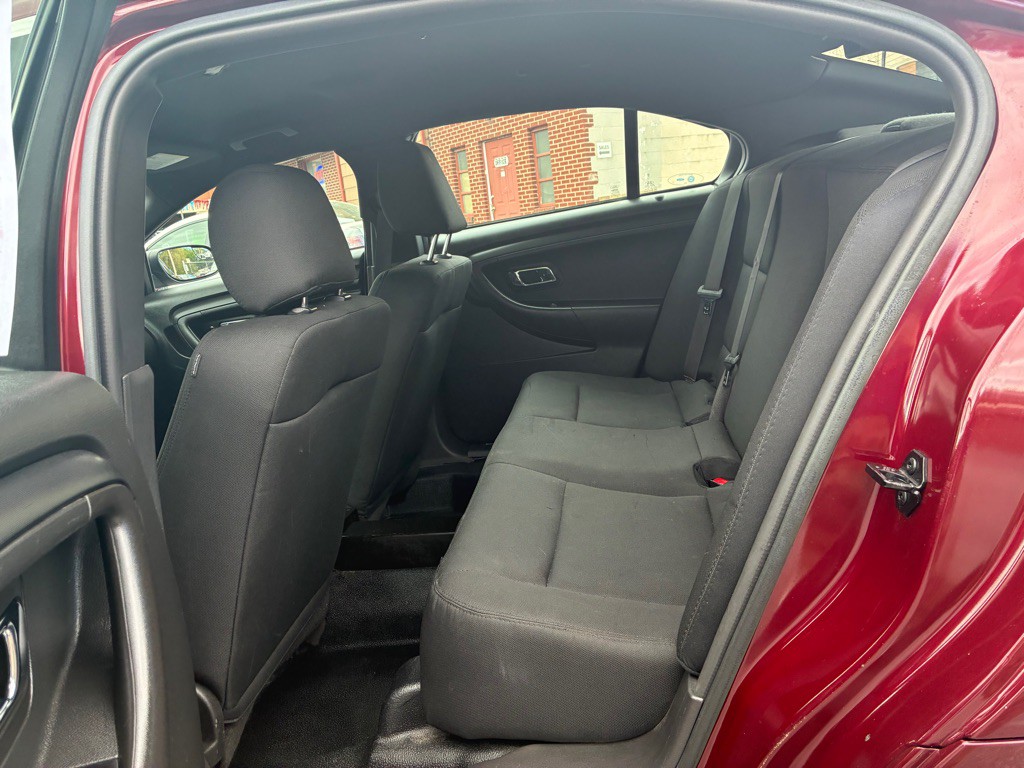 2017 Ford Taurus Image 11