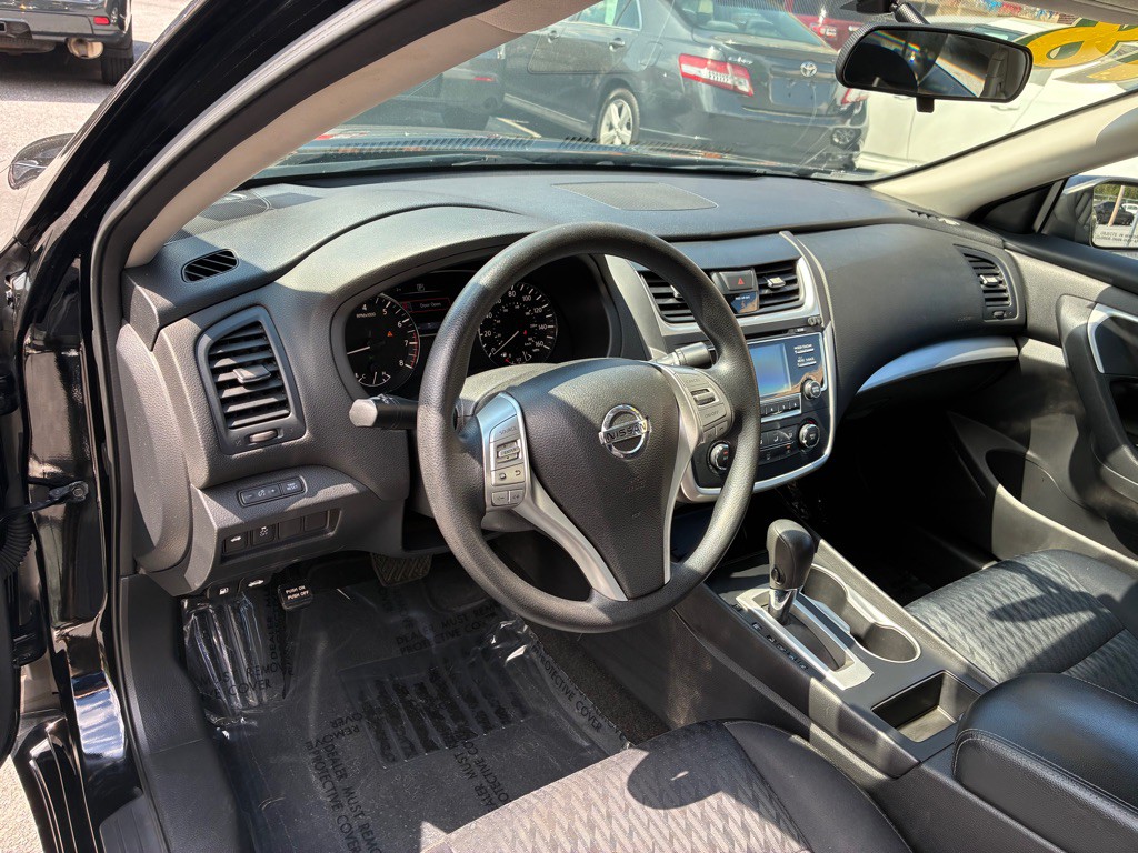 2018 Nissan Altima Image 16
