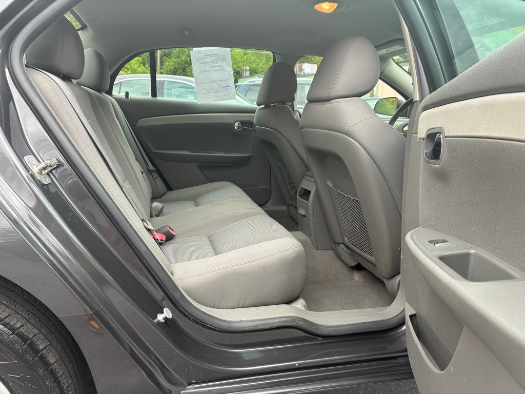 2012 Chevrolet Malibu Image 10