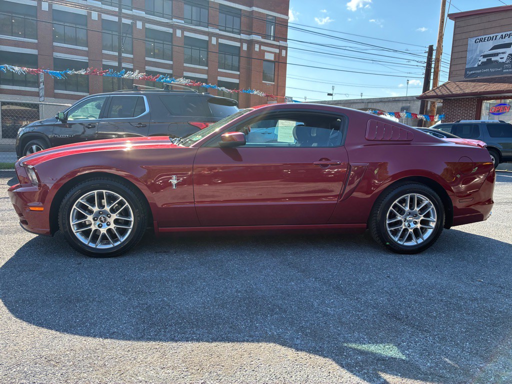 2014 Ford Mustang Image 2
