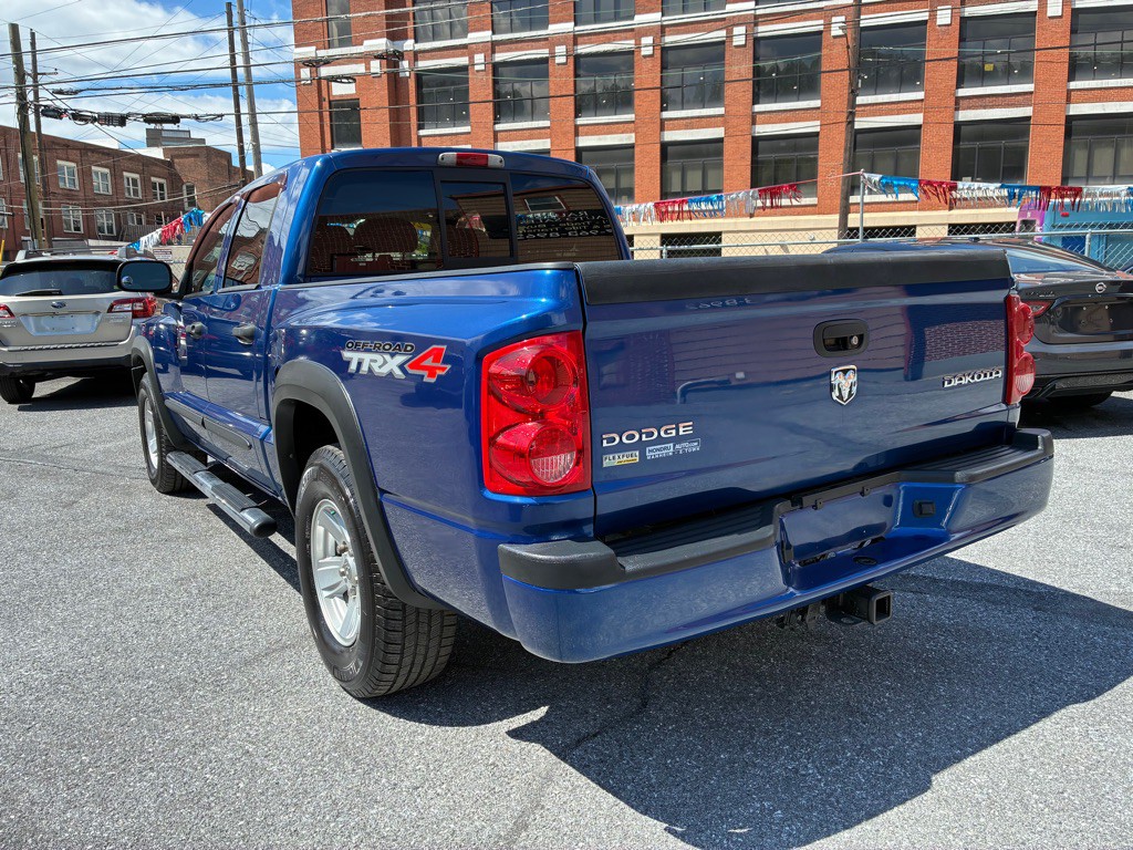 2010 Dodge Dakota Image 3