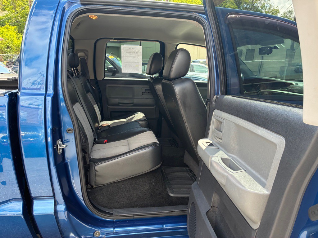 2010 Dodge Dakota Image 10