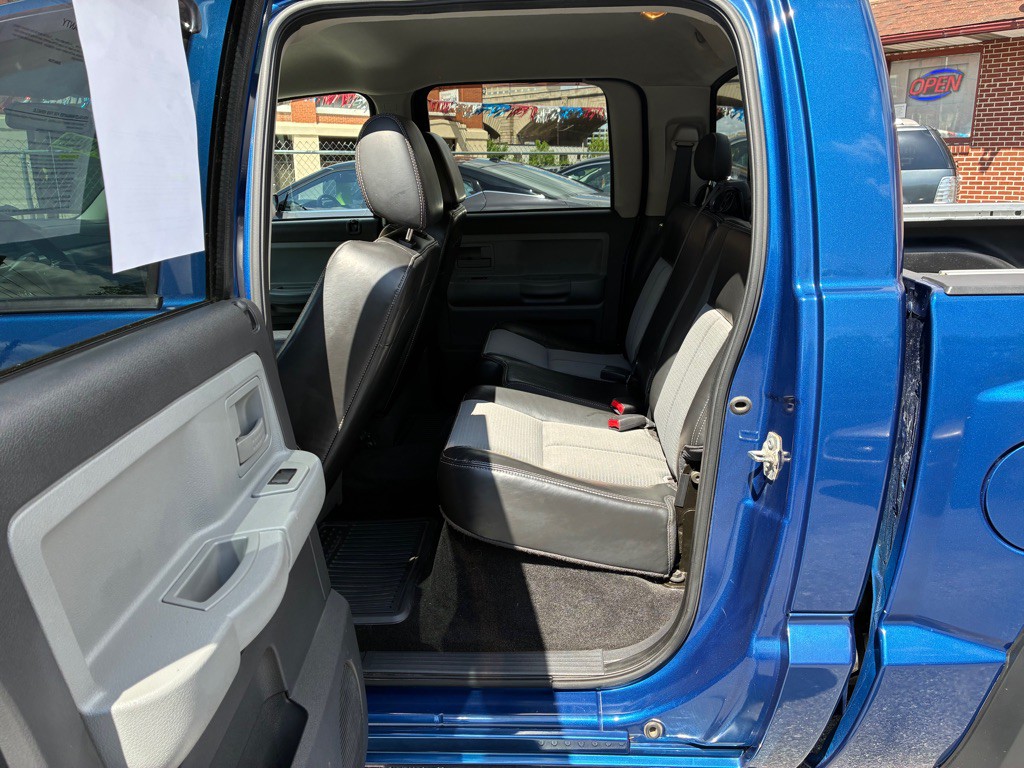2010 Dodge Dakota Image 12