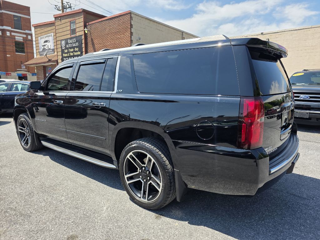 2016 Chevrolet Suburban Image 3