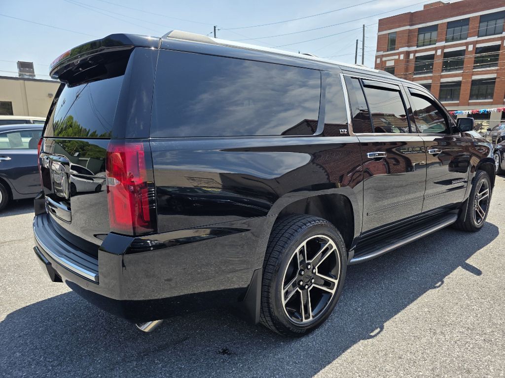 2016 Chevrolet Suburban Image 5