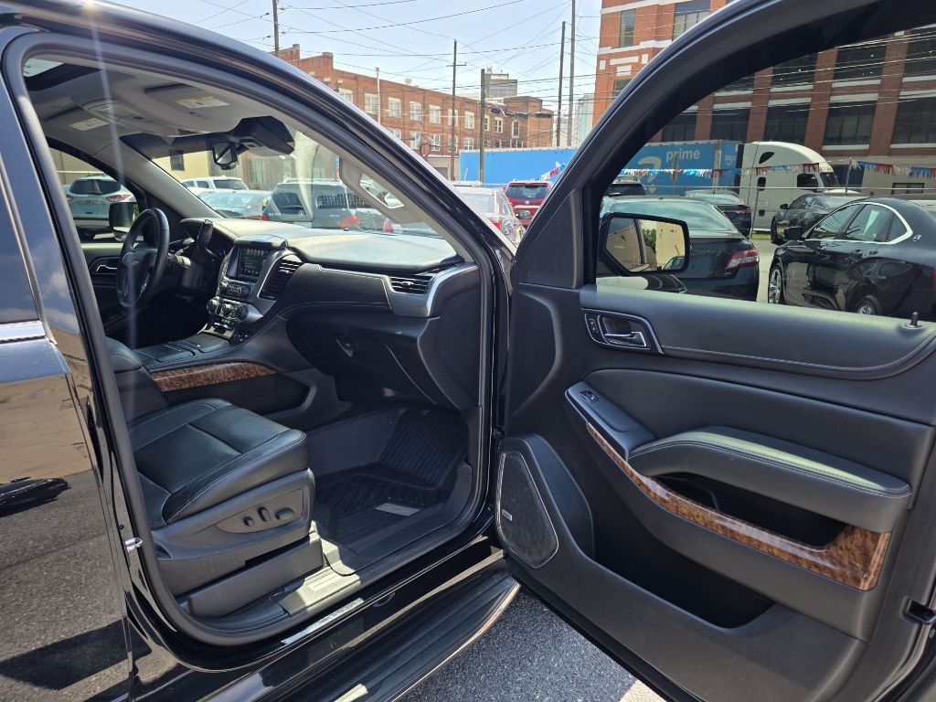 2016 Chevrolet Suburban Image 10