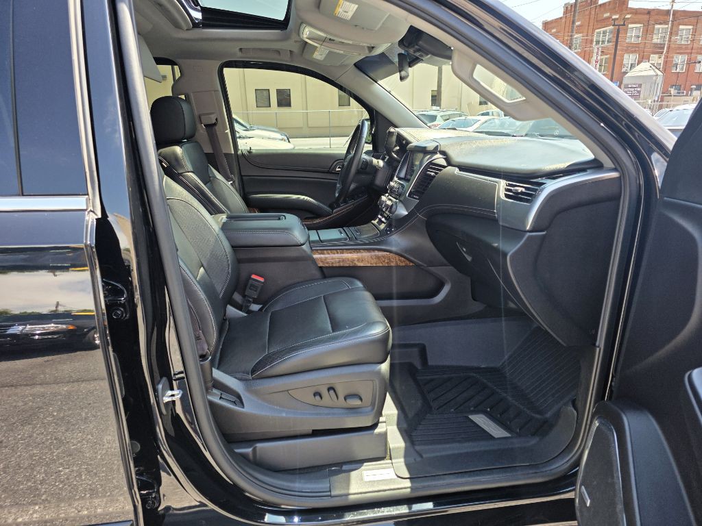 2016 Chevrolet Suburban Image 11