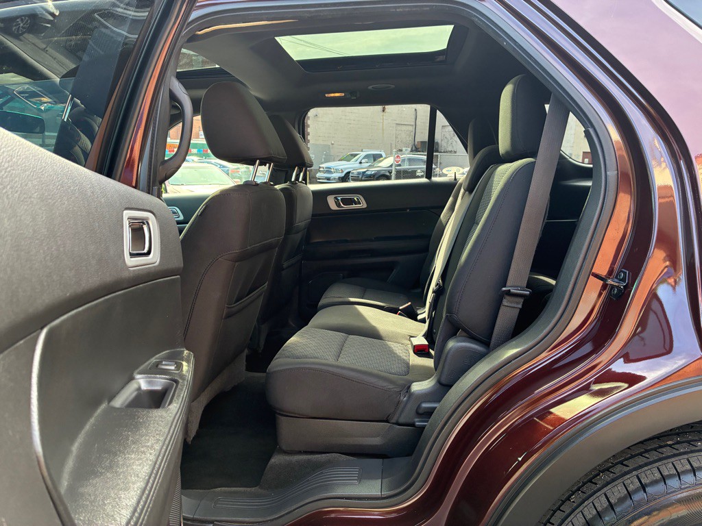 2012 Ford Explorer Image 13