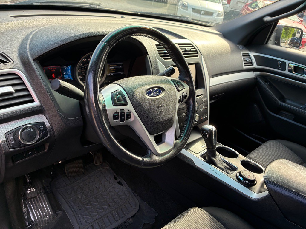 2012 Ford Explorer Image 16