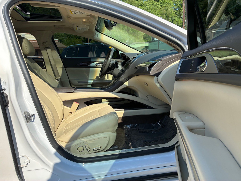2013 Lincoln MKZ Image 9