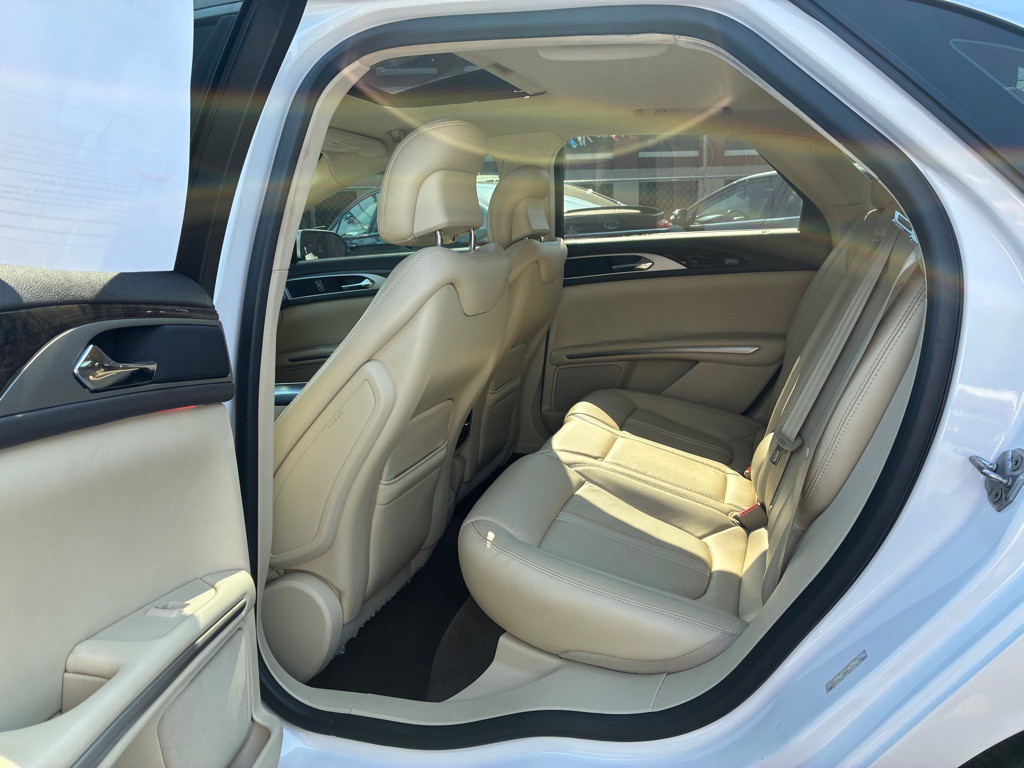 2013 Lincoln MKZ Image 12