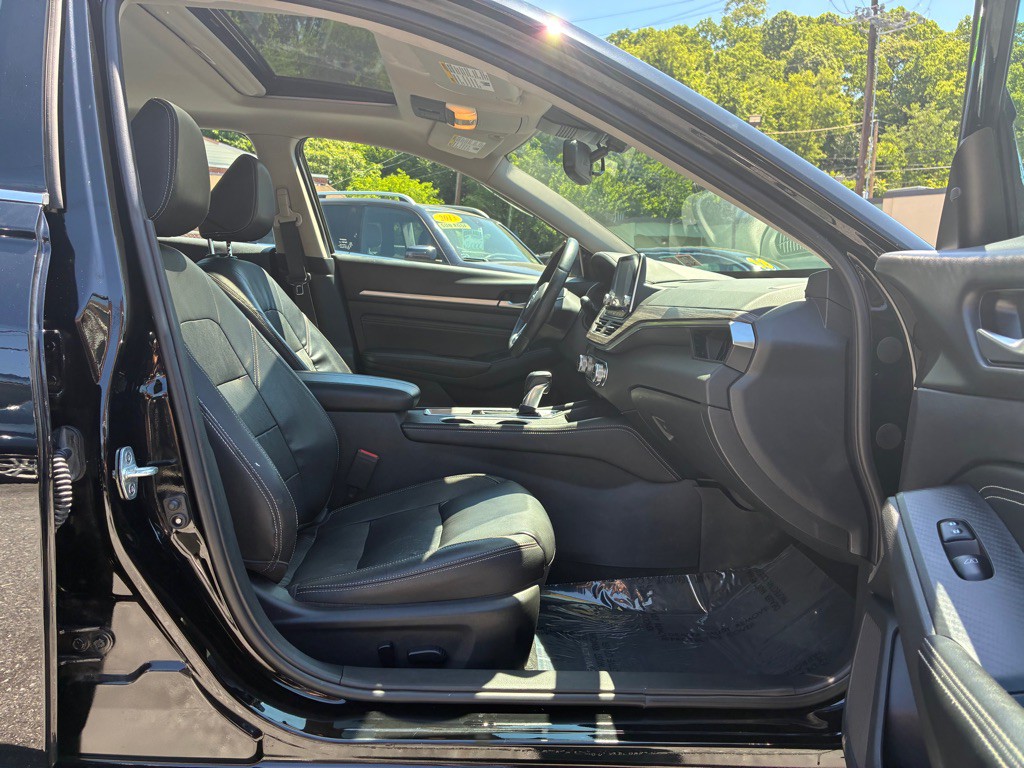 2019 Nissan Altima Image 9