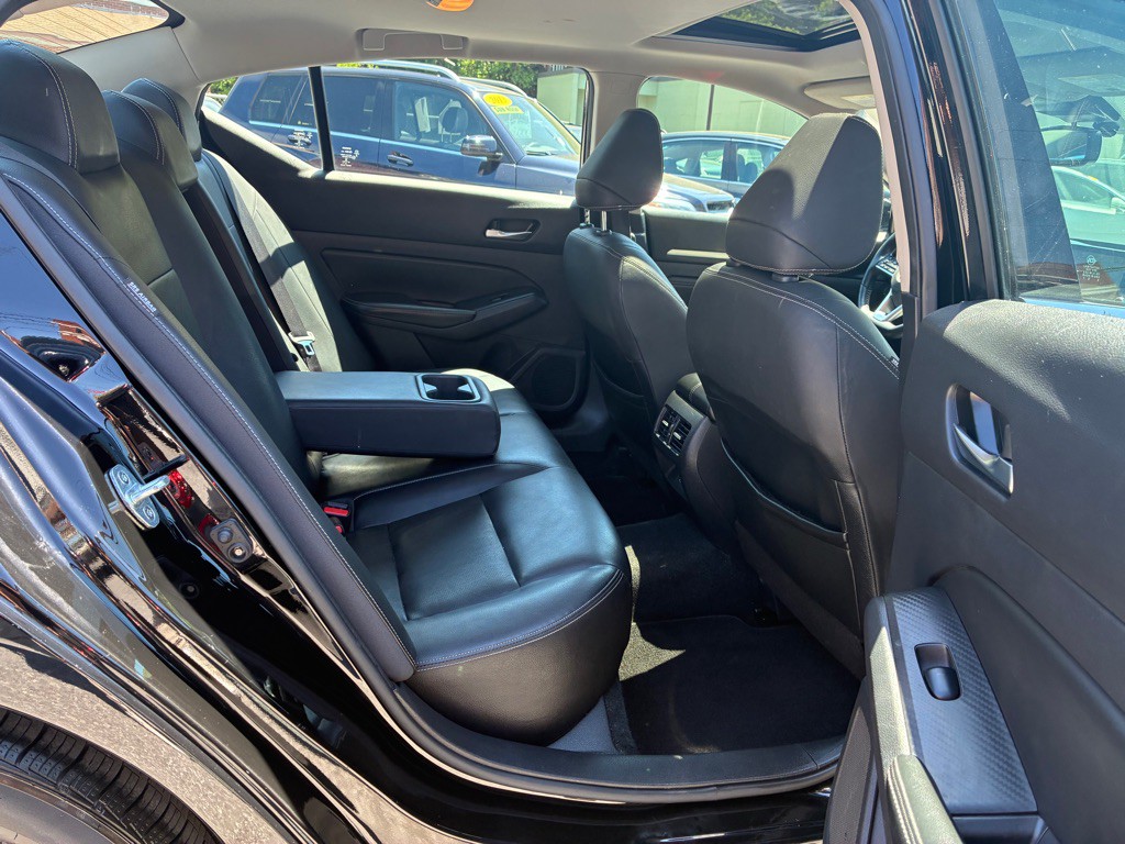 2019 Nissan Altima Image 10