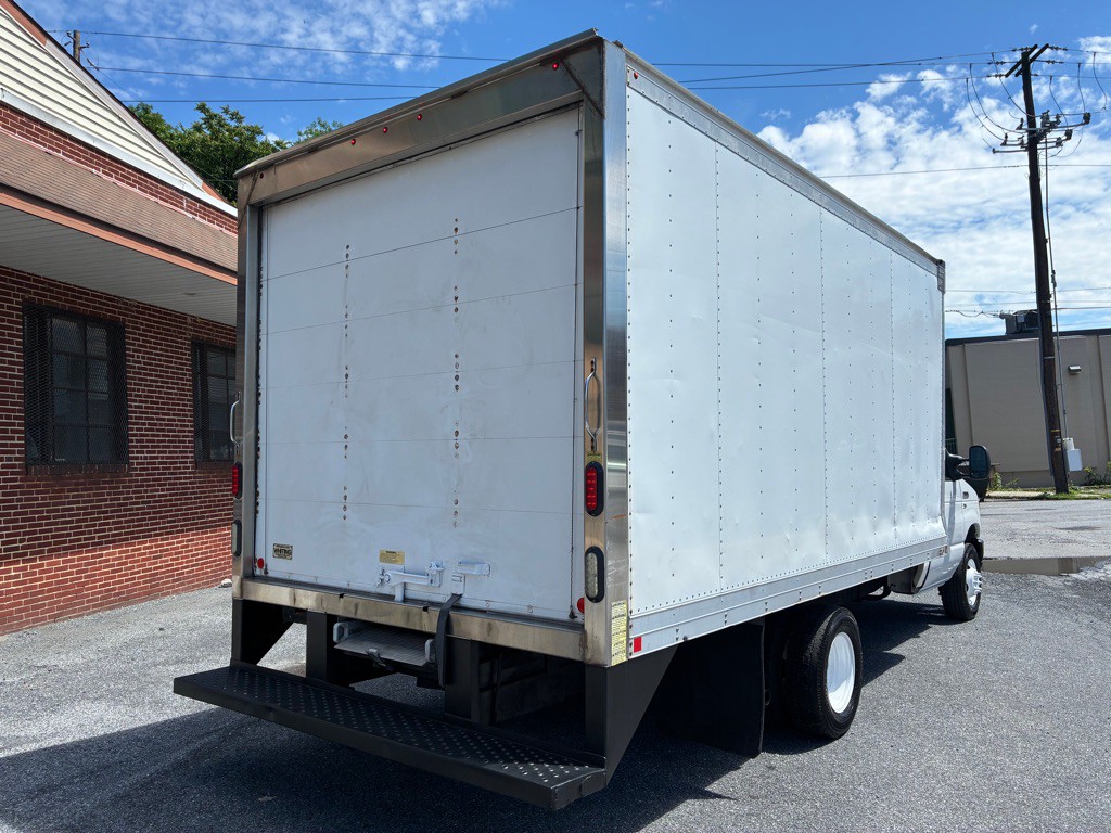2016 Ford Econoline Image 5