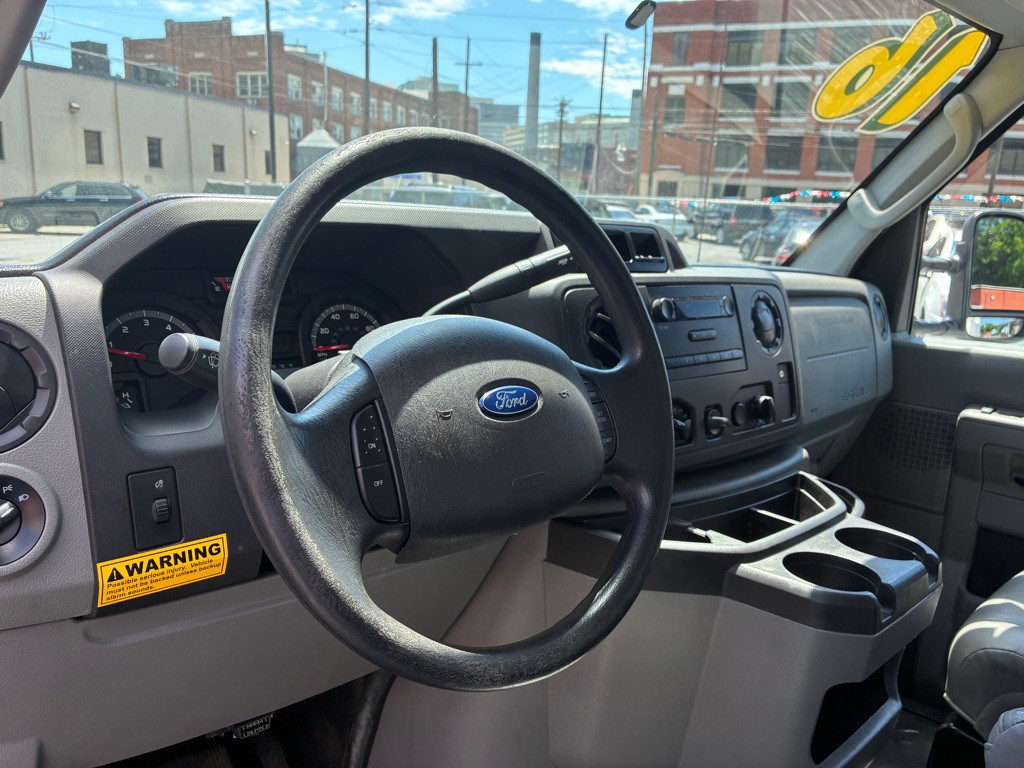 2016 Ford Econoline Image 16