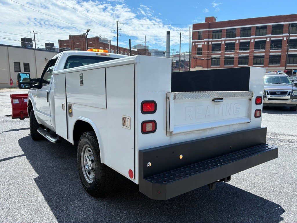 2011 Ford F-250 Image 3