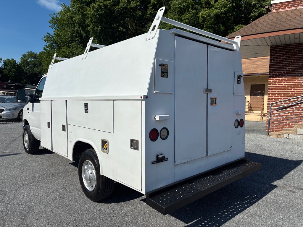 2015 Ford Econoline Image 3