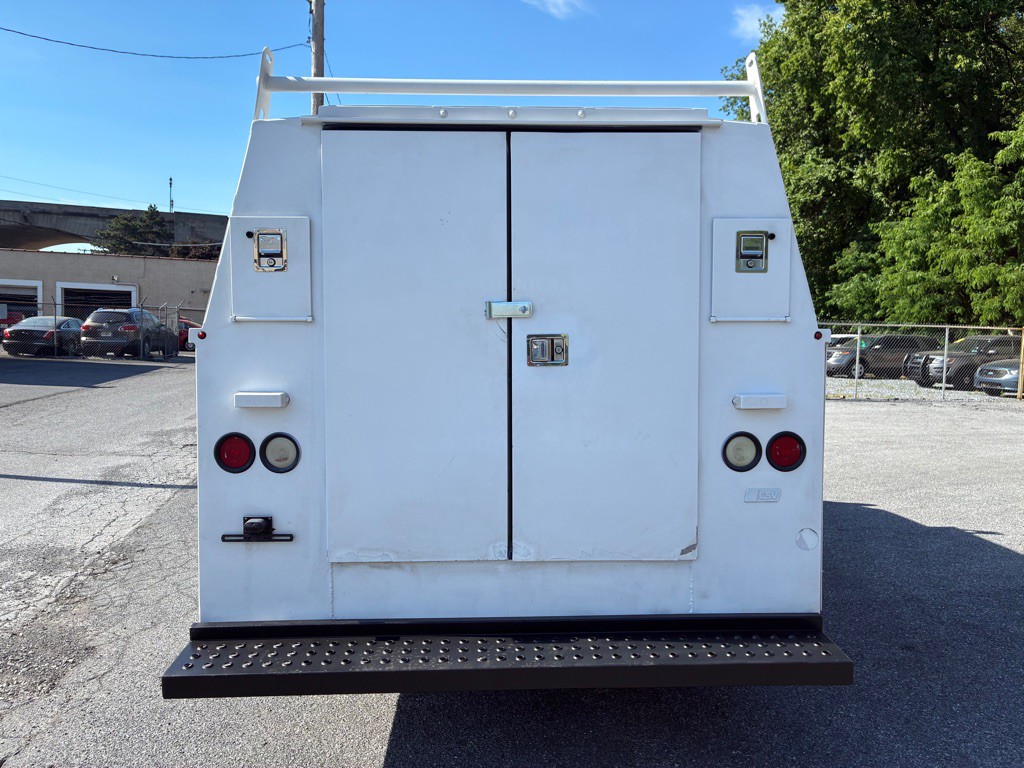 2015 Ford Econoline Image 4
