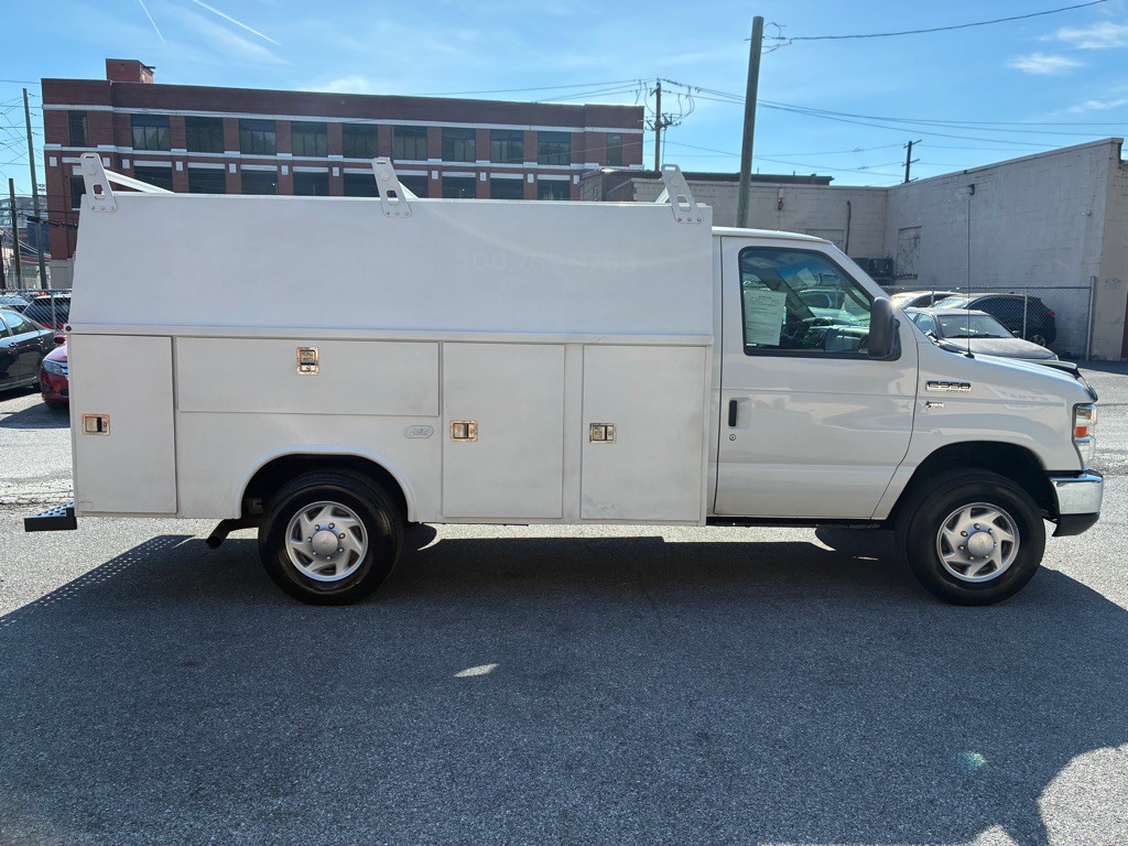 2015 Ford Econoline Image 6