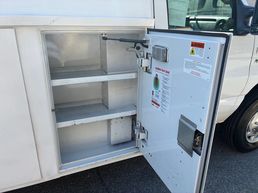 2015 Ford Econoline Image 10