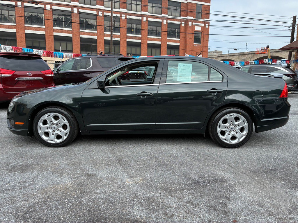 2010 Ford Fusion Image 2