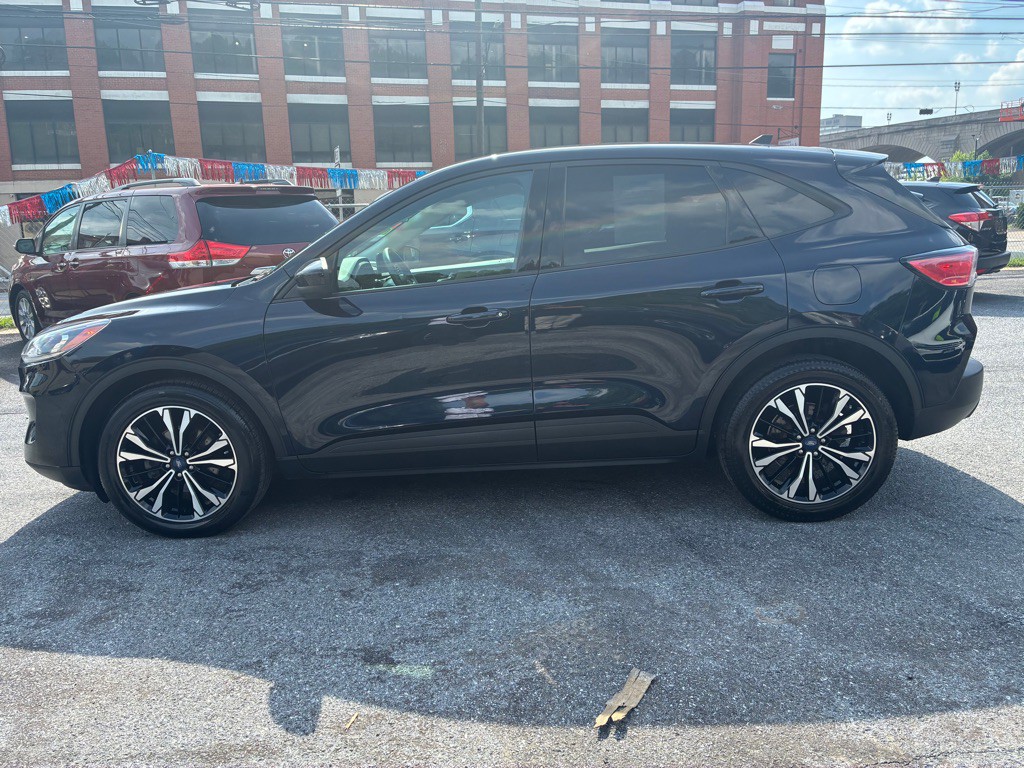 2021 Ford Escape Image 2