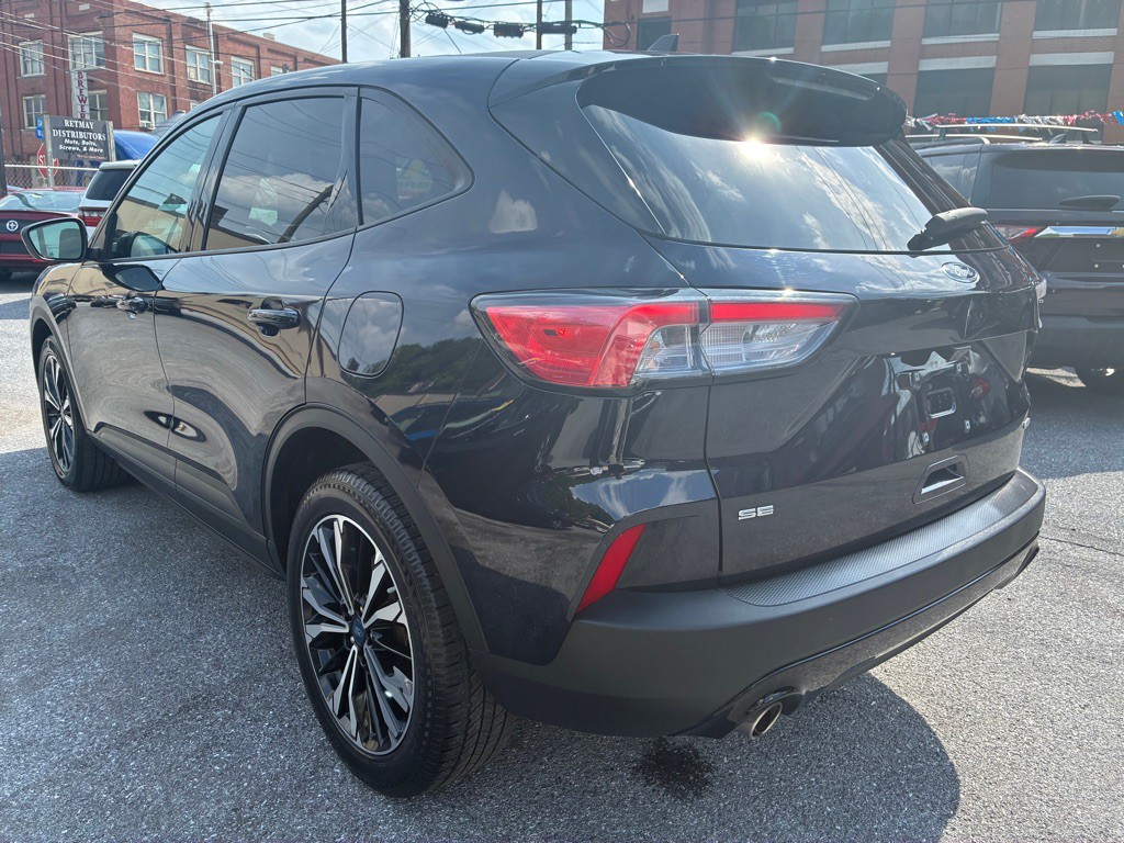 2021 Ford Escape Image 3