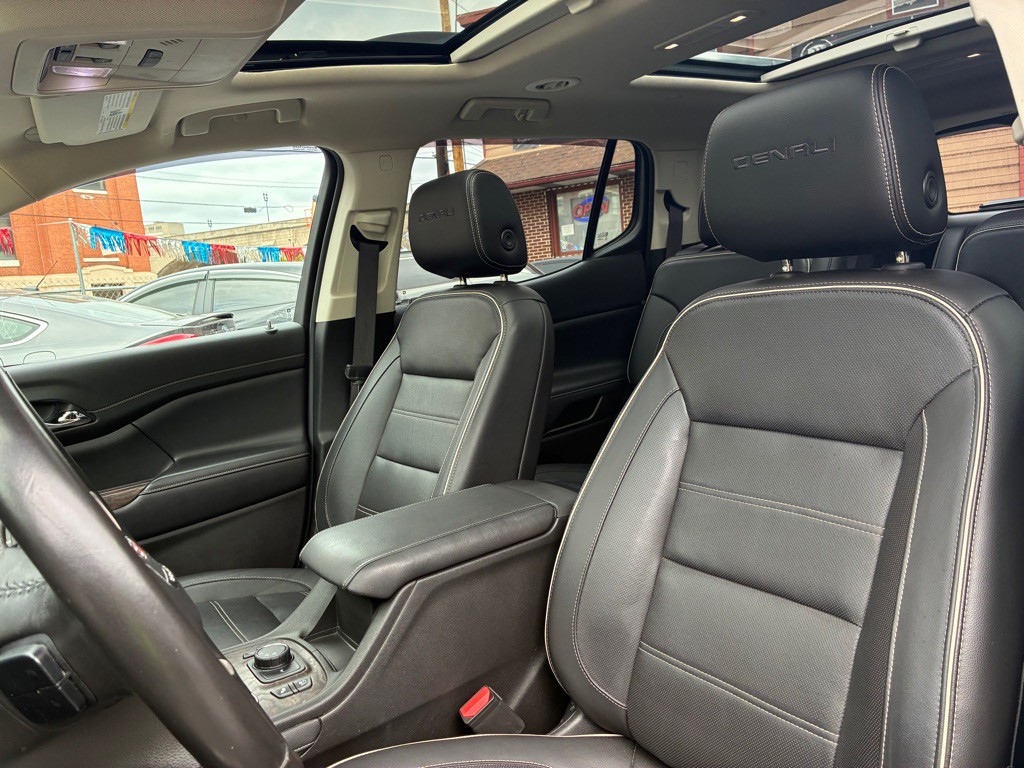 2020 GMC Acadia Image 17
