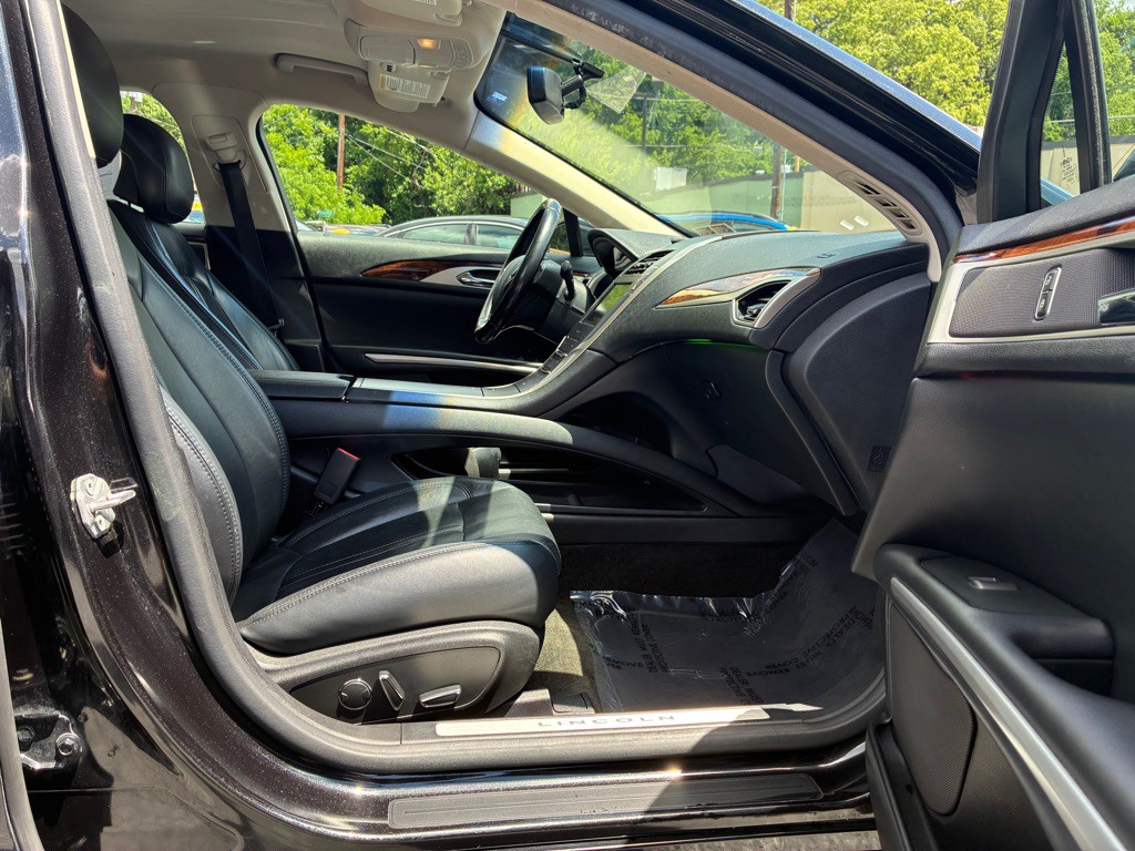 2015 Lincoln MKZ Image 9