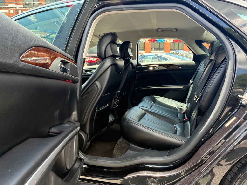 2015 Lincoln MKZ Image 12