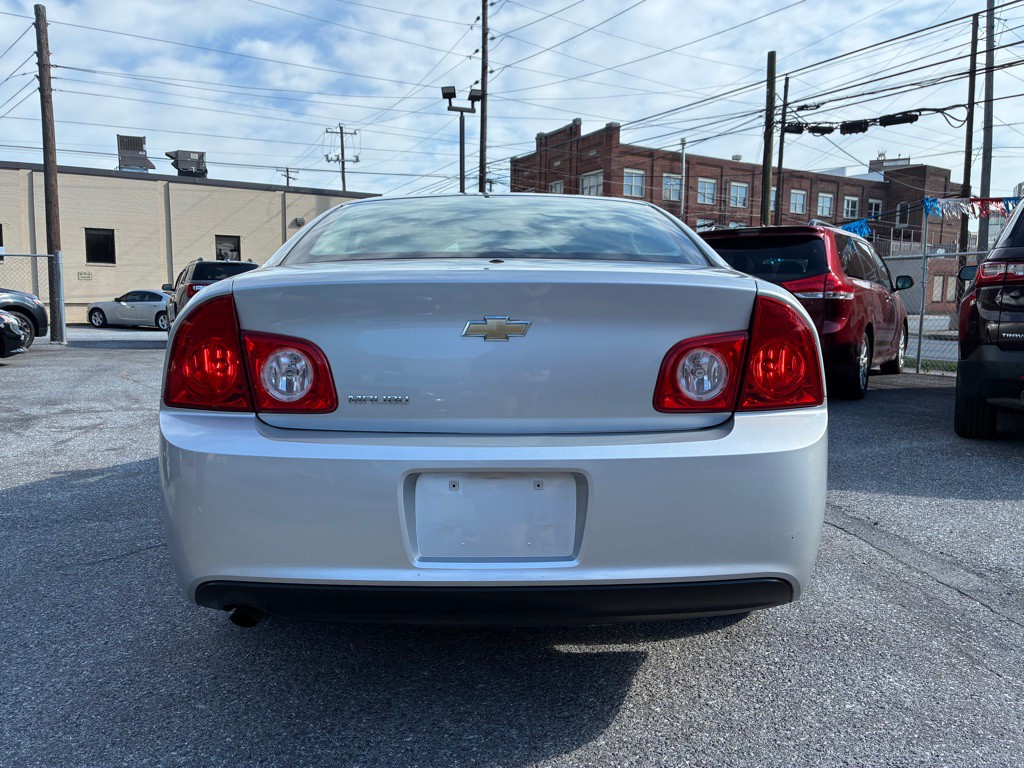 2012 Chevrolet Malibu Image 4