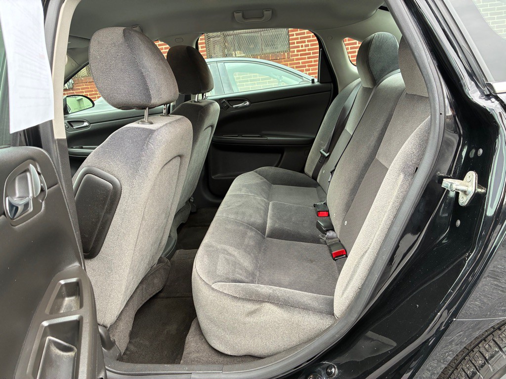 2015 Chevrolet Impala Image 12