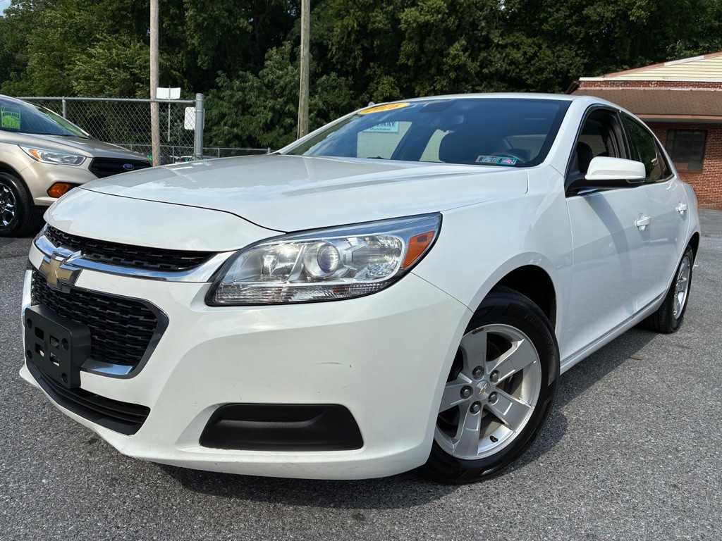 2016 Chevrolet Malibu Image 1