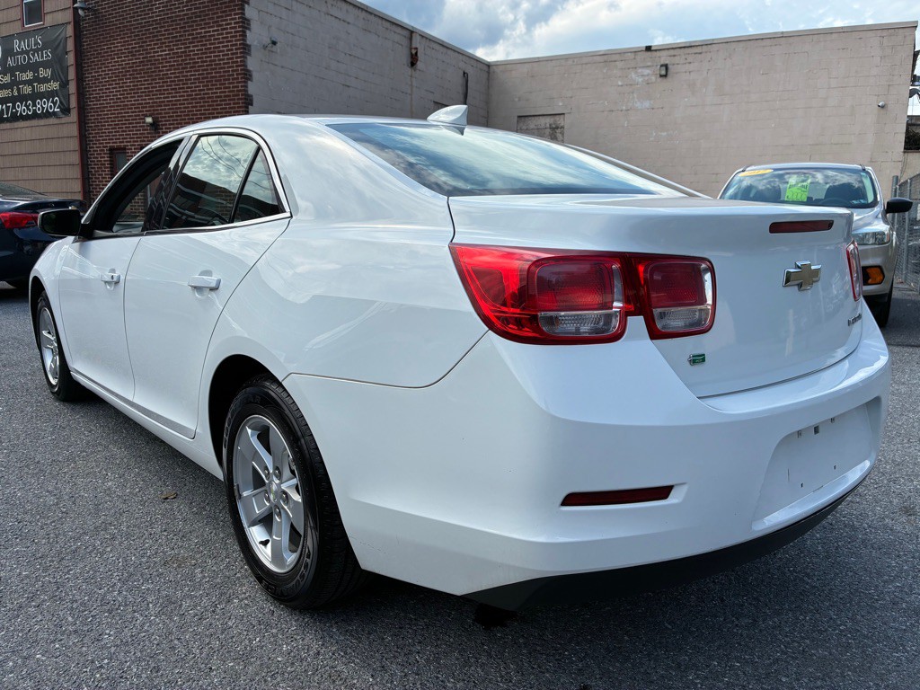2016 Chevrolet Malibu Image 3