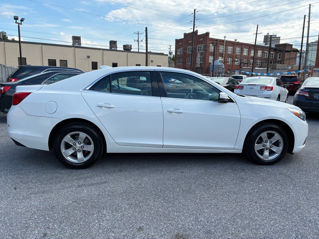 2016 Chevrolet Malibu Image 6