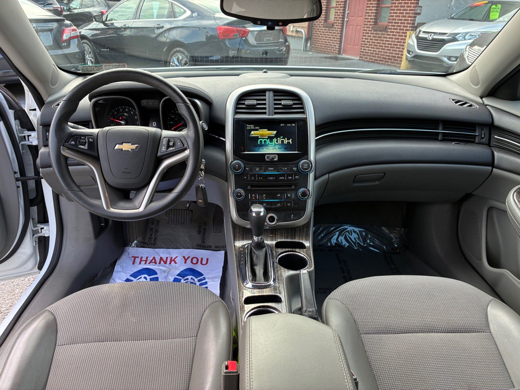 2016 Chevrolet Malibu Image 13