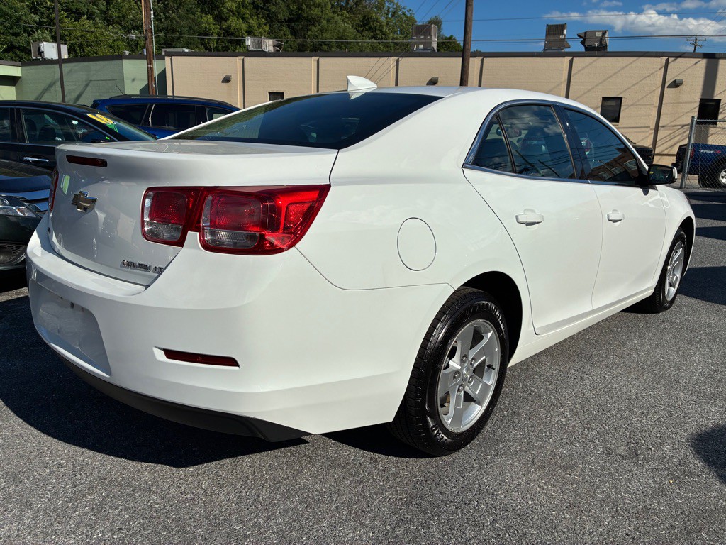 2016 Chevrolet Malibu Image 5