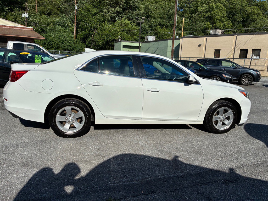 2016 Chevrolet Malibu Image 6