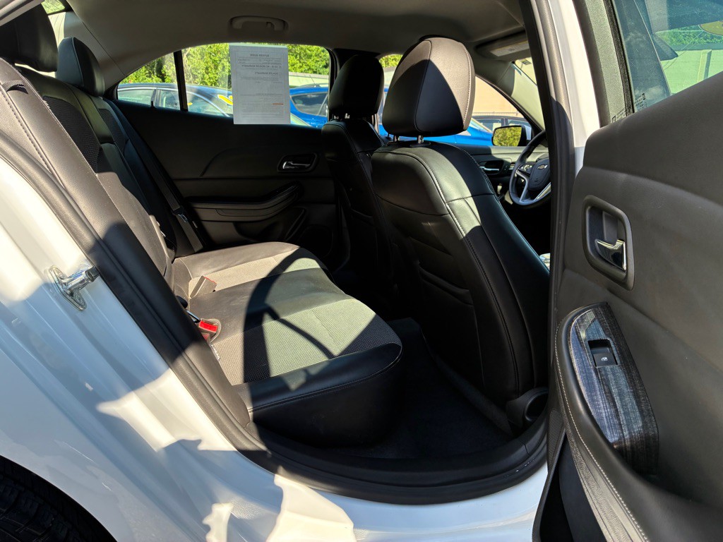 2016 Chevrolet Malibu Image 10