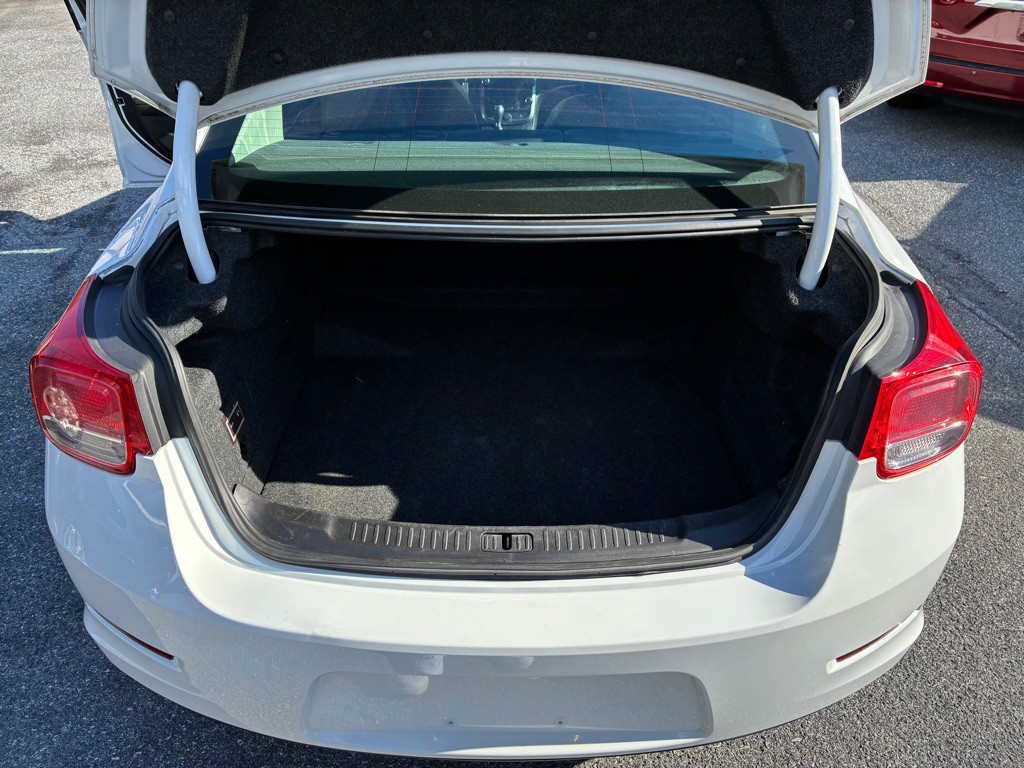 2016 Chevrolet Malibu Image 11