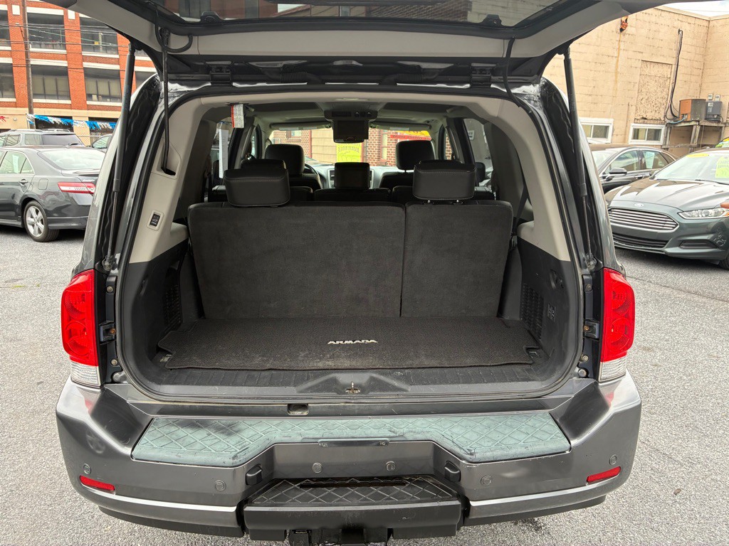 2011 Nissan Armada Image 12