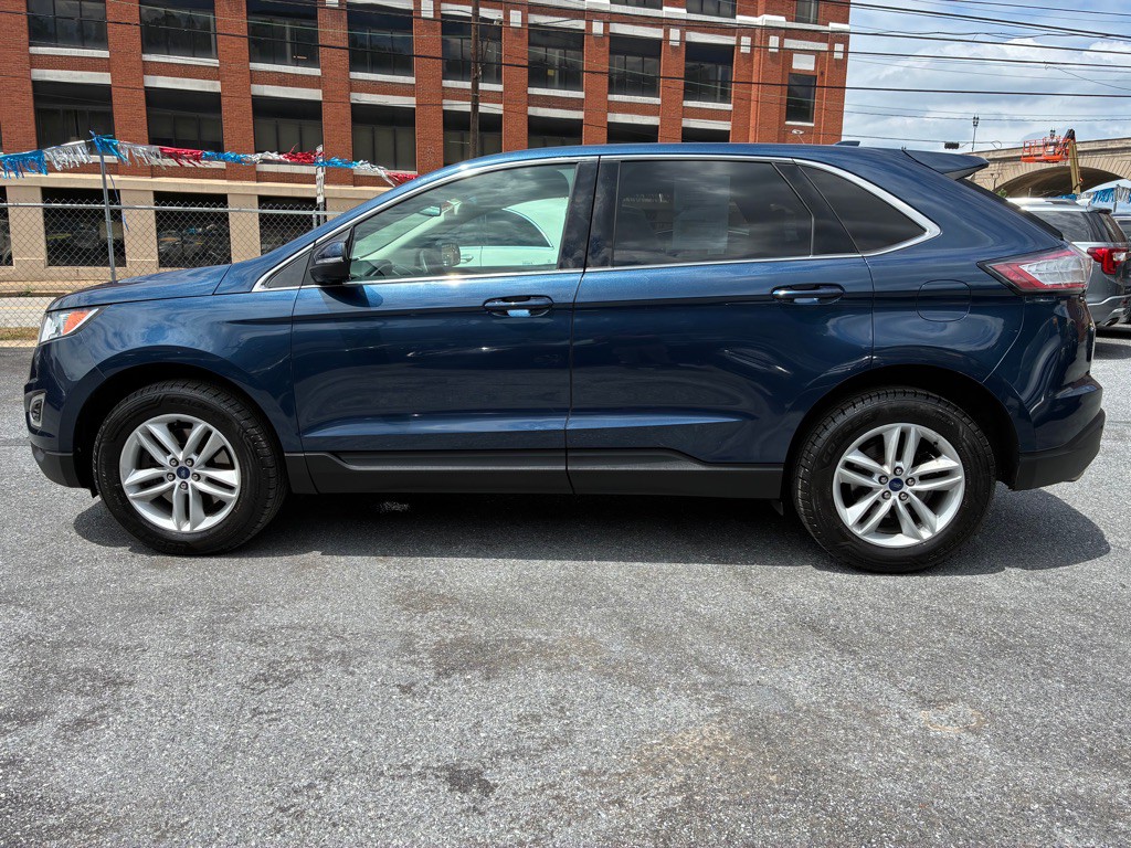 2017 Ford Edge Image 2
